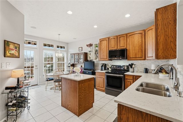 800 Norwegian Spruce Dr, Mars Boro, PA 16046