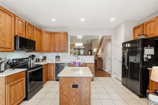 800 Norwegian Spruce Dr, Mars Boro, PA 16046