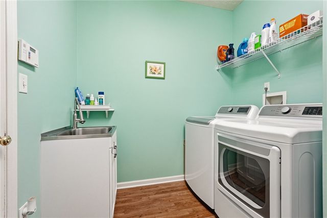 800 Norwegian Spruce Dr, Mars Boro, PA 16046