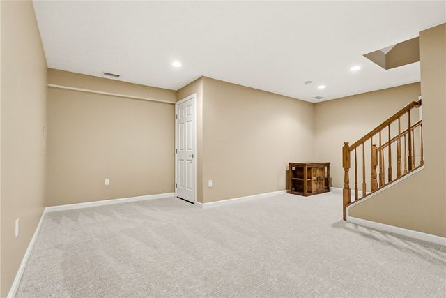 800 Norwegian Spruce Dr, Mars Boro, PA 16046