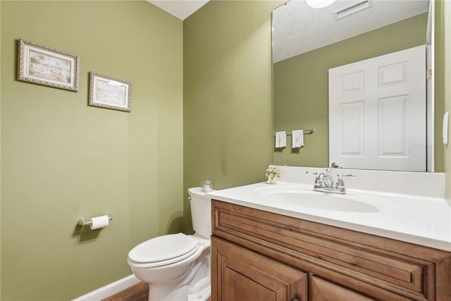 800 Norwegian Spruce Dr, Mars Boro, PA 16046