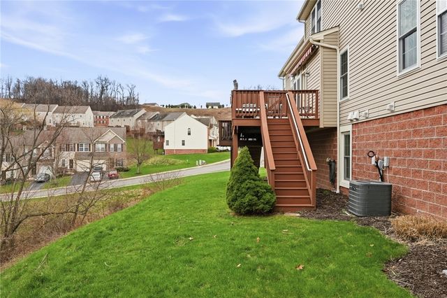 800 Norwegian Spruce Dr, Mars Boro, PA 16046