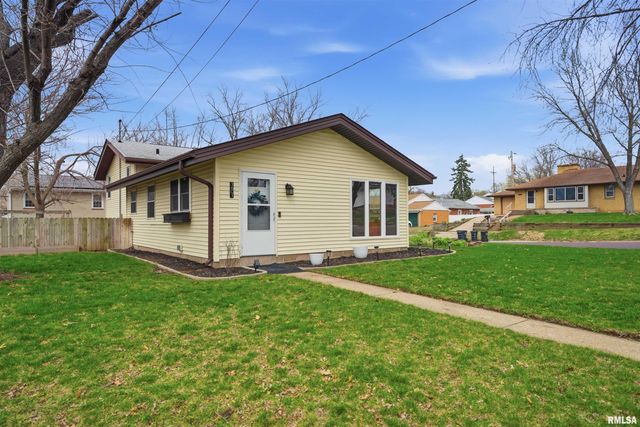 1601 N 11TH Street, Pekin, IL 61554