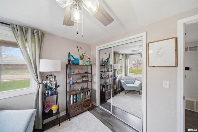 1601 N 11TH Street, Pekin, IL 61554