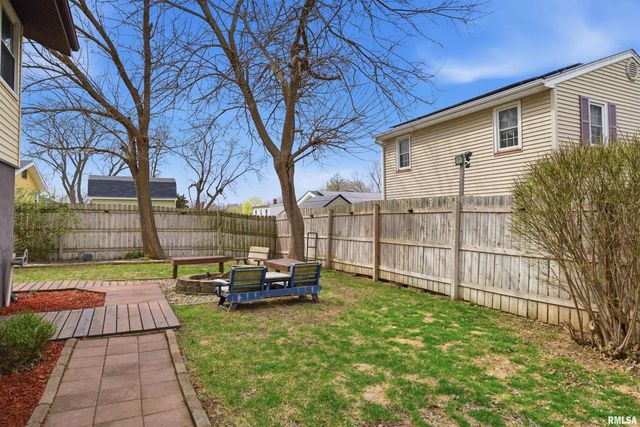 1601 N 11TH Street, Pekin, IL 61554