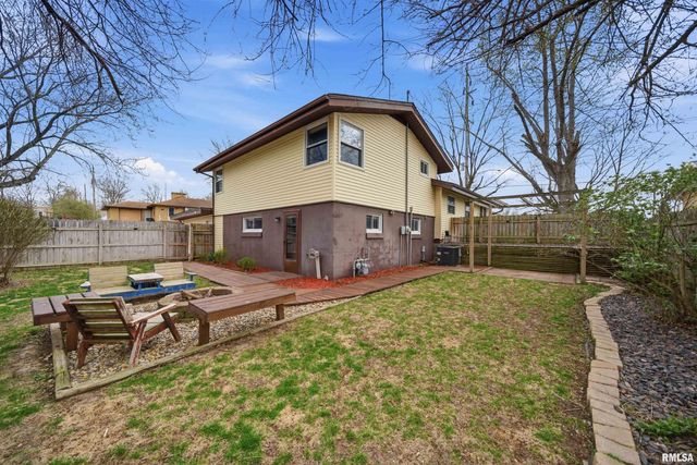 1601 N 11TH Street, Pekin, IL 61554