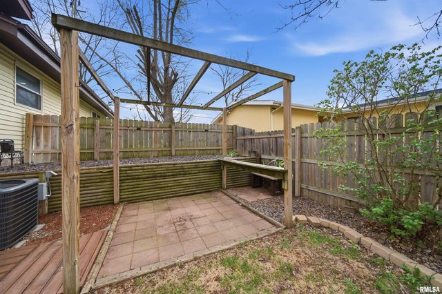 1601 N 11TH Street, Pekin, IL 61554