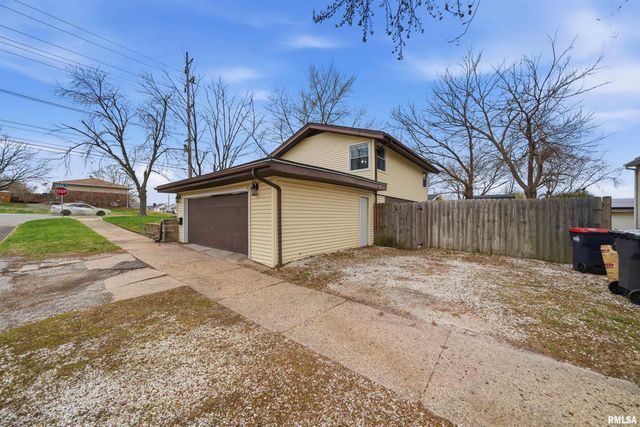 1601 N 11TH Street, Pekin, IL 61554