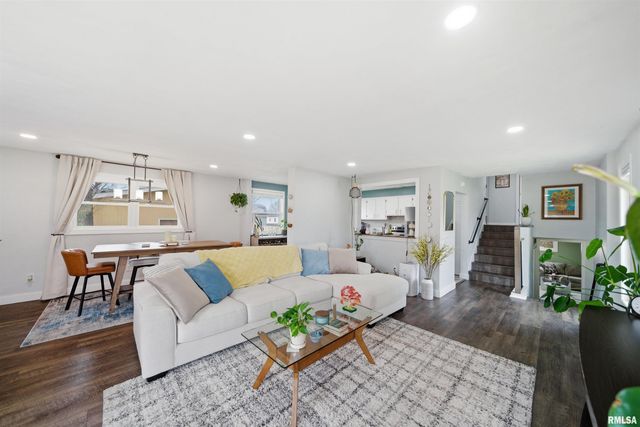 1601 N 11TH Street, Pekin, IL 61554