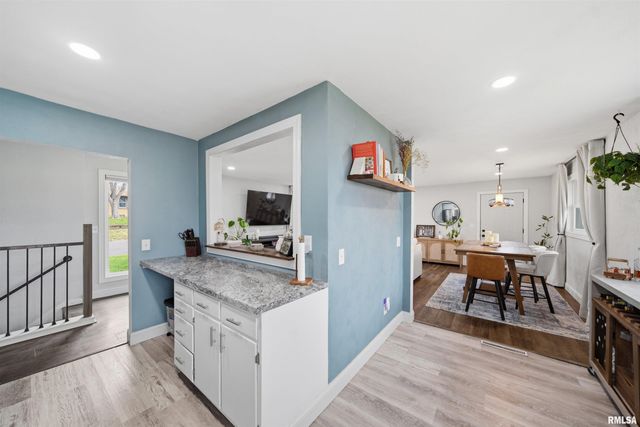 1601 N 11TH Street, Pekin, IL 61554