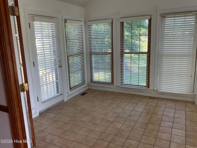 3028 Fox Run Circle, Kinston, NC 28504