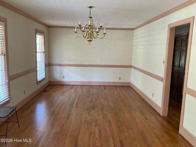 3028 Fox Run Circle, Kinston, NC 28504