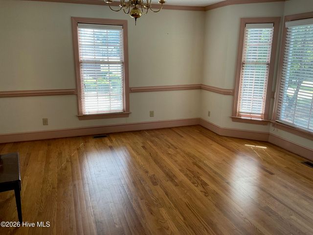 3028 Fox Run Circle, Kinston, NC 28504