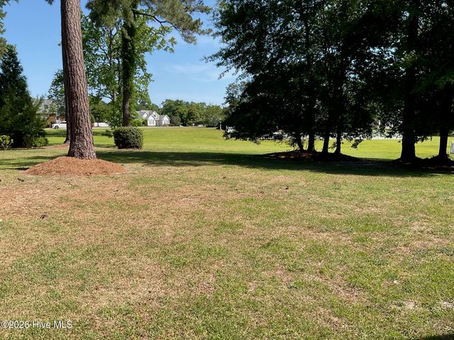 3028 Fox Run Circle, Kinston, NC 28504