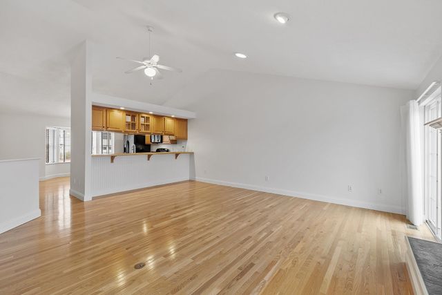 13 Autumn Lane, Hampstead, NH 03826