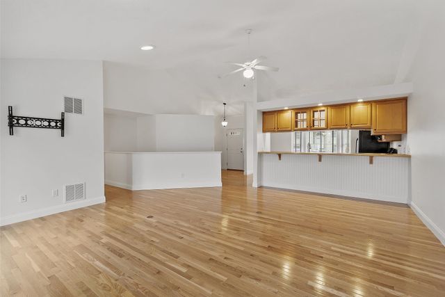 13 Autumn Lane, Hampstead, NH 03826