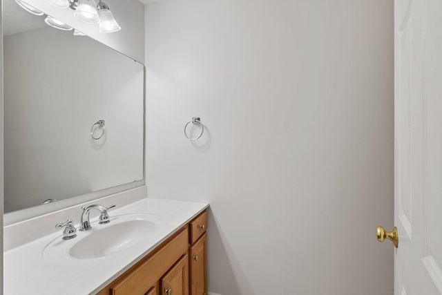 13 Autumn Lane, Hampstead, NH 03826