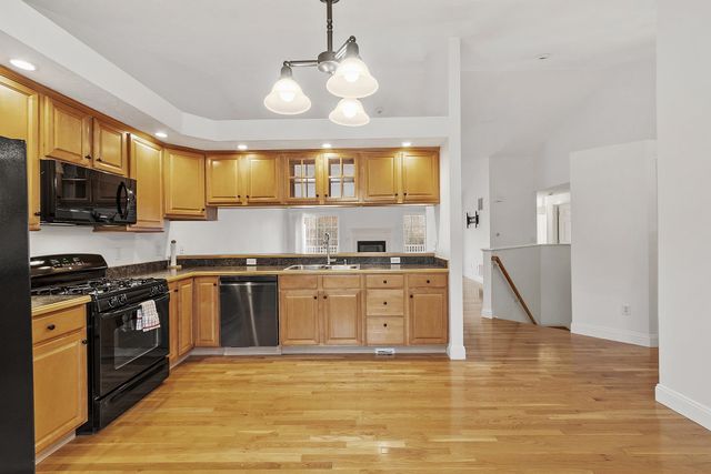 13 Autumn Lane, Hampstead, NH 03826