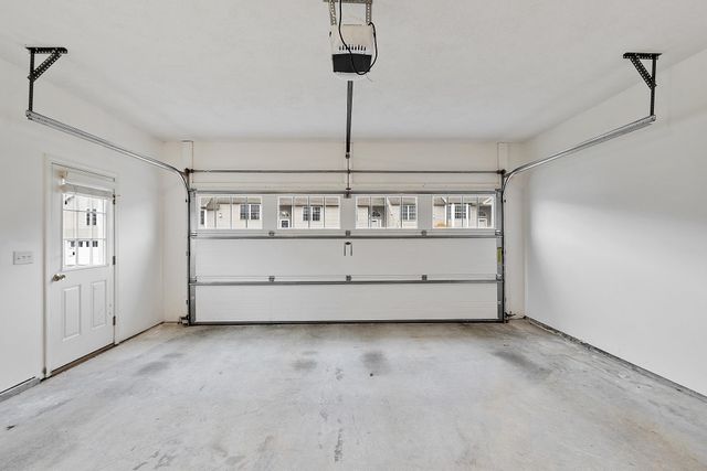 13 Autumn Lane, Hampstead, NH 03826