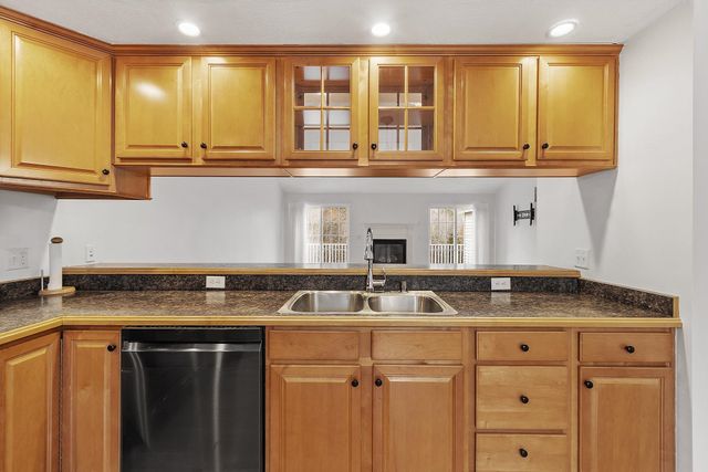 13 Autumn Lane, Hampstead, NH 03826