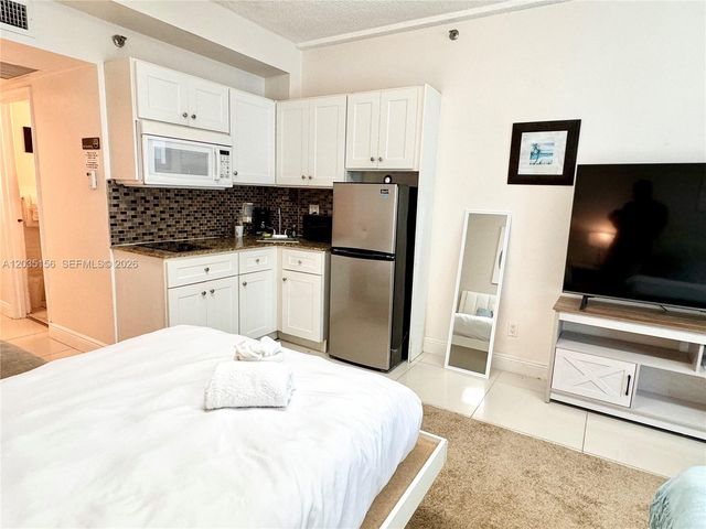6345 Collins Avenue 830, Miami Beach, FL 33141
