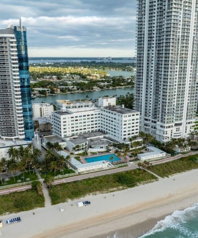 6345 Collins Avenue 830, Miami Beach, FL 33141
