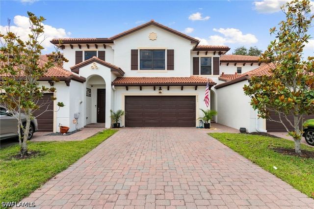 7797 Bristol CIR, Naples, FL 34120