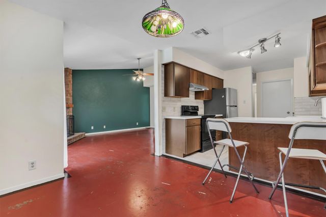 5703 W Gate BLVD B, Austin, TX 78745
