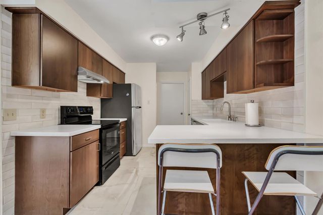 5703 W Gate BLVD B, Austin, TX 78745