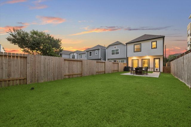 334 W 26th Street, Houston, TX 77008