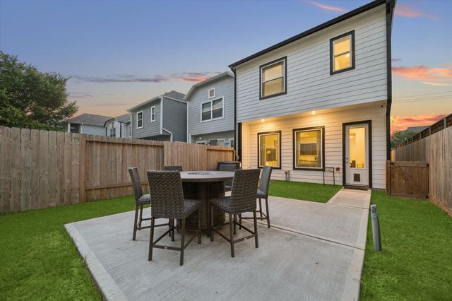 334 W 26th Street, Houston, TX 77008