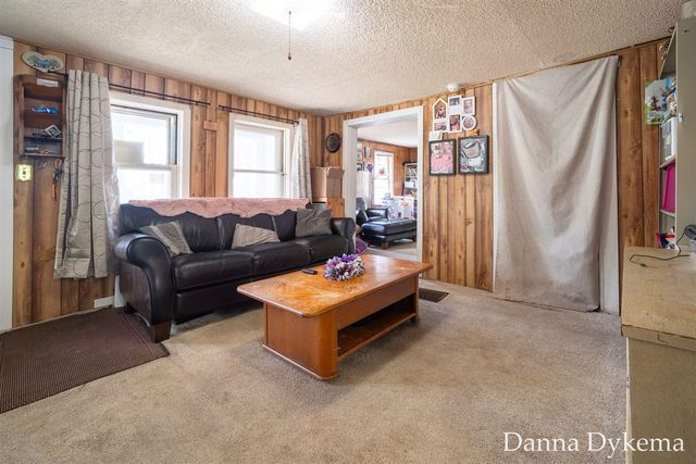 1236 Wieland Place, Grand Rapids, MI 49504
