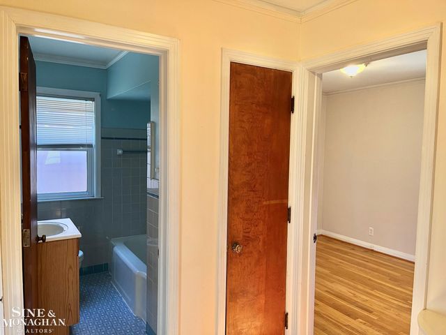 1351 Somerset Avenue, Grosse Pointe Park, MI 48230