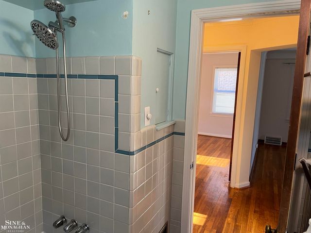 1351 Somerset Avenue, Grosse Pointe Park, MI 48230