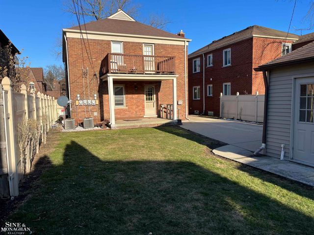 1351 Somerset Avenue, Grosse Pointe Park, MI 48230