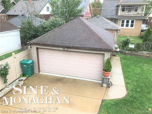 1351 Somerset Avenue, Grosse Pointe Park, MI 48230