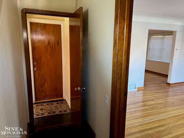 1351 Somerset Avenue, Grosse Pointe Park, MI 48230