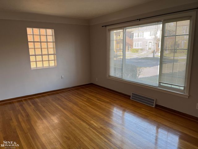 1351 Somerset Avenue, Grosse Pointe Park, MI 48230