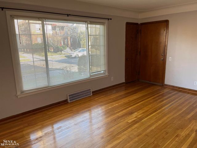 1351 Somerset Avenue, Grosse Pointe Park, MI 48230