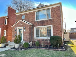 1351 Somerset Avenue, Grosse Pointe Park, MI 48230