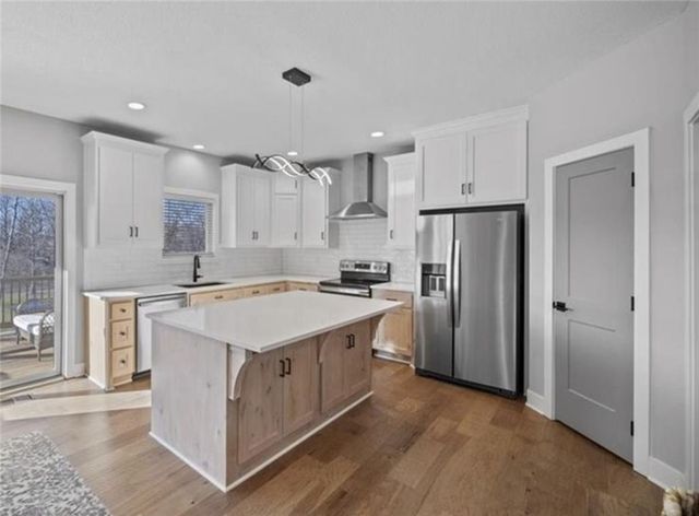 2122 Crooked Creek Drive, Kearney, MO 64060
