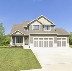 2122 Crooked Creek Drive, Kearney, MO 64060