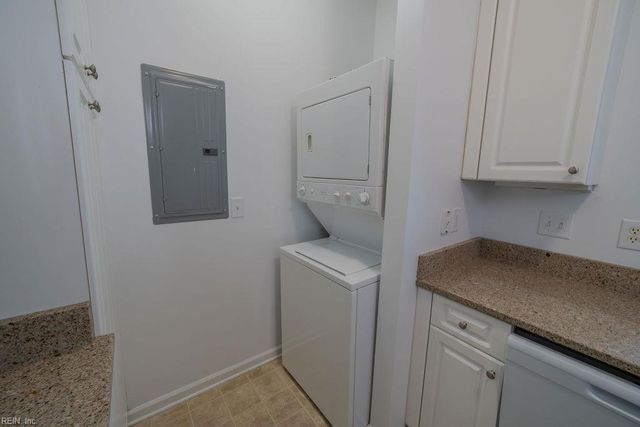 5324 Elston LN, Virginia Beach, VA 23455