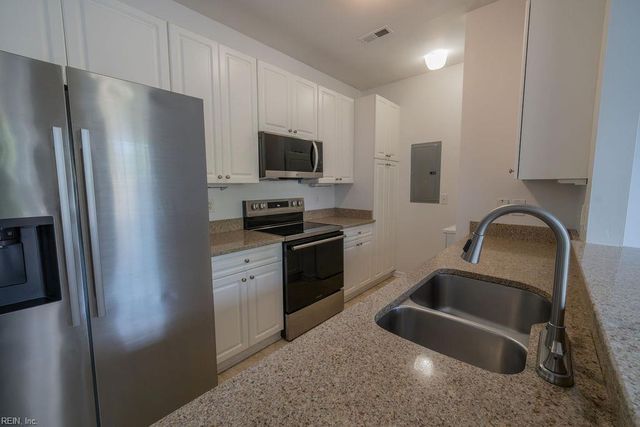 5324 Elston LN, Virginia Beach, VA 23455