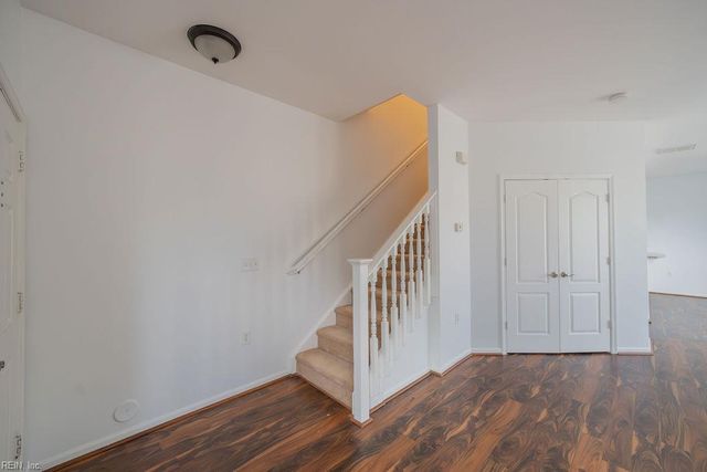 5324 Elston LN, Virginia Beach, VA 23455