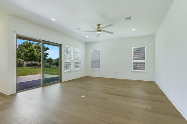 1809 Mazarro DR 11, Leander, TX 78641