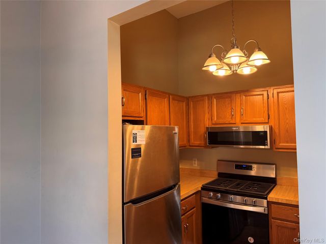 4 Lexington Hill 6, Harriman, NY 10926