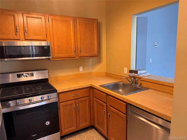 4 Lexington Hill 6, Harriman, NY 10926