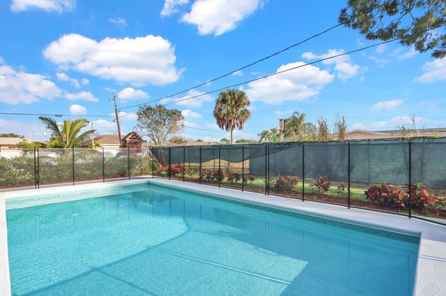 202 SW Chandler Terrace, Port St. Lucie, Port St Lucie, FL 34984