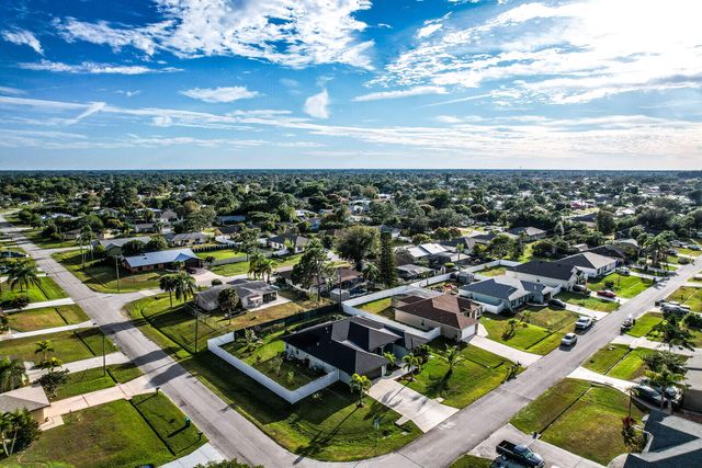 202 SW Chandler Terrace, Port St. Lucie, Port St Lucie, FL 34984